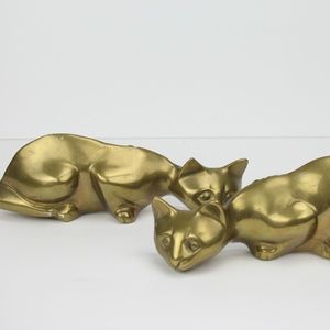 😻😻Vintage pair of brass Siamese cats wall decor